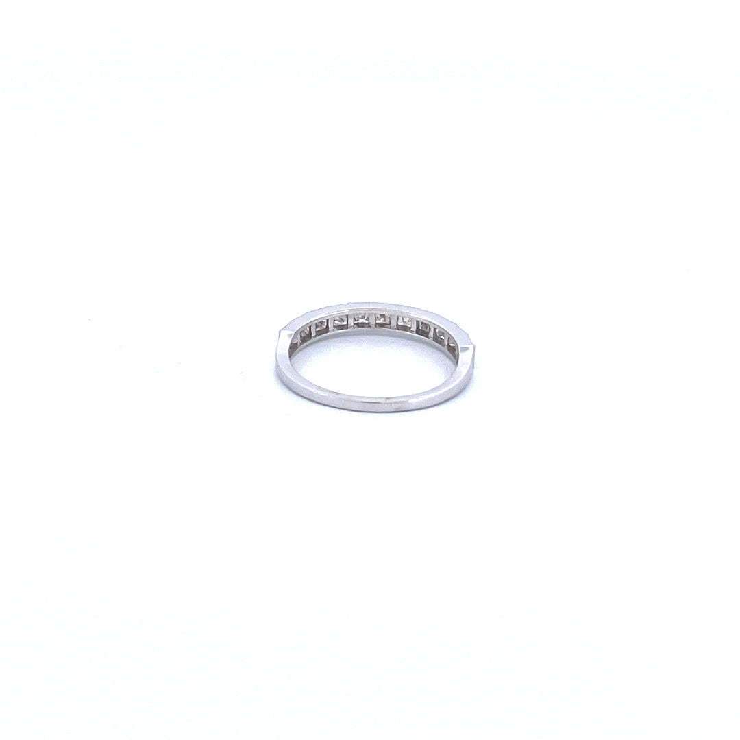 14K White Gold with 0.56CTW Natural White Diamond Ring